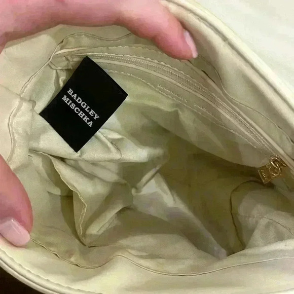 Badgley Mischka Ivory Handbag - Picture 5 of 5